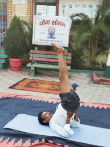 अंतर्राष्ट्रीय योग दिवस पर प्राथमिक स्वास्थ्य केंद्र कनकबीरा में सामूहिक योगाभ्यास संपन्न